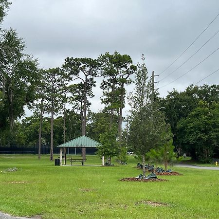 Pool Home Sleeps 6 With Large Fenced Yard 傑克遜維爾 外观 照片